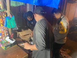 Personel Polsek Muara Dua Amankan Ratusan Petasan Cabe