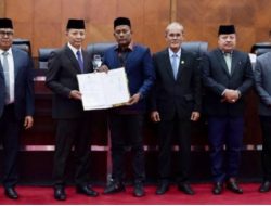 Penjabat Gubernur Sampaikan Pendapat Akhir di Sidang Paripurna DPRA