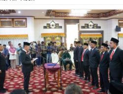 Penjabat Gubernur Lantik Komisioner KIP Aceh