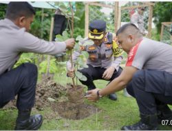 Polres Pidie Melaksanakan Kegiatan Penanaman Sepuluh Juta Pohon