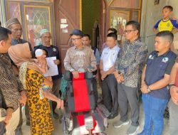 Pemerintah Aceh Serahkan Kursi Roda Adaptif Bagi Anak Disabilitas Di Pijay
