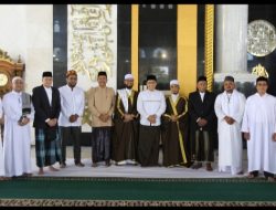 Pj Wali Kota dan Sekda Lhokseumawe Salat Id di Masjid Agung Islamic Center