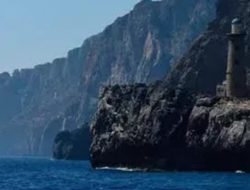 Negeri Dewa-Dewi Gelisah Kering Jarang Hujan