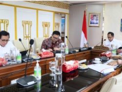 Rapat Bersama Mendagri, Penjabat Gubernur Safrizal Paparkan Kesiapan PON