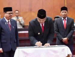 DPR Aceh dan Pj Gubernur Safrizal Tandatangani Nota Kesepakatan Perubahan KUA-PPAS 2024
