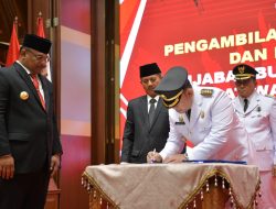 Pj Gubernur Safrizal Lantik Pj Bupati Pijay dan Pj Wali Kota Banda Aceh
