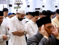 Gubernur dan Wakil Gubernur Aceh Shalat Idul Fitri di Masjid Raya Baiturrahman Banda Aceh