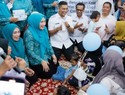 Pekan Imunisasi Dunia Marlina dan Wakil Walikota Kunjungi Posyandu