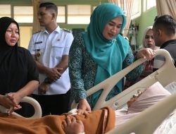 Ketua PKK Aceh Sambangi RSUDZA, Jenguk Pasien dan Tinjau Layanan Publik