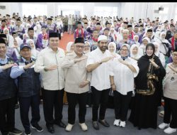 Kloter Pertama Haji Aceh Berangkat Dihadiri Mualem