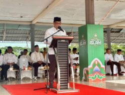 Asisten Administrasi Umum Sekda Aceh Lepas Peserta Pawai Tahun Baru Islam 1447 H