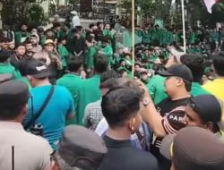 Ribuan Mahasiswa Kepung DPRK Lhokseumawe, Aspirasi Diserahkan dan Ditandatangani Ketua Dewan