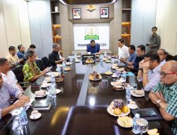 Gubernur Mualem Ingatkan TPID Antisipasi Inflasi di Bulan Maulid