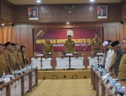 Gubernur Mualem Pimpin Rapat Kerja Bupati dan Wali Kota se-Aceh 2025