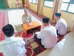 Bakal Calon Keuchik Uji Baca Al Qur’an di KUA Sukamakmur