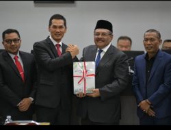 Sekda Aceh Sampaikan Nota Keuangan APBA 2026 di Paripurna DPRA