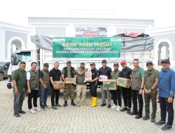 Dirut Bank Aceh Serahkan Bantuan Untuk Korban Banjir Pidie Jaya