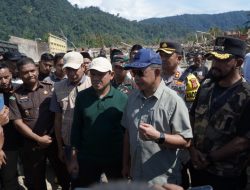 Mendagri Serahkan Bantuan Pascabanjir di Aceh Tamiang dan Aceh Timur