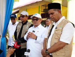Pasca Banjir Besar, Mendikdasmen Abdul Mu’ti Tinjau dan Pimpin Upacara Hari Pertama Sekolah di Aceh Tamiang