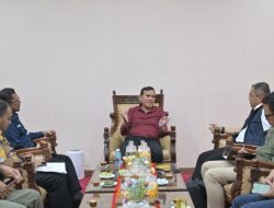 Wagub Aceh Bahas Penanganan Bencana dan Pembangunan Huntara Bersama Wakil Kepala Badan Pengaturan BUMN