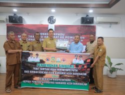 Pemkab Pulau Buru Kirim 2.000 Botol Minyak Kayu Putih untuk Bencana Aceh