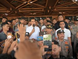 Sekda Aceh Temui Pendemo