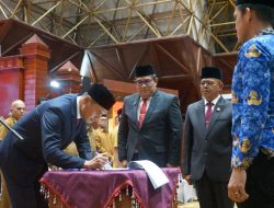 Sekda Aceh Lantik Pejabat Administrator dan Pengawas, Tekankan Percepatan Kinerja Pemerintah