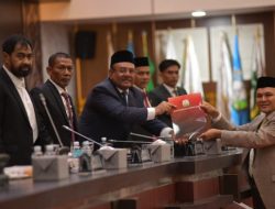 ‎Gubernur Aceh Hadiri Paripurna DPRA Penyampaian Rekomendasi LKPJ 2025 ‎