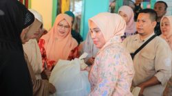 DWP Aceh Salurkan Bantuan untuk Puluhan Lansia Korban KebakaranL