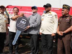 Tito Serahkan 1 Unit Fire Hawk Multifungsi untuk Pemkab Bener Meriah