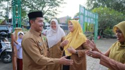 Wakili Bupati, Kasatpol PP dan WH Aceh Besar Suntik Semangat Siswa di Hari Pertama Sekolah