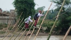 Siswa Seberangi Sungai di Atas Tali, Pemerintah Aceh Desak BNPB 