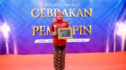 Aktif di Masa Bencana, Kak Na Terima Awards Srikandi Pemulihan Aceh