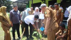 Penghijauan Produktif di SLB Negeri Kota Jantho, Farhan AP: Menjaga Alam Adalah Tanggung Jawab Bersama