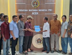 Sayuti Achmad Ambil Formulir Bakal Calon Ketua PWI Aceh 2026-2031