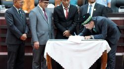 Plt Sekda Aceh dan Pimpinan DPRA Teken Persetujuan Bersama KUA-PPAS Aceh 2027