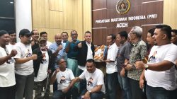 Sayuti Achmad Serahkan Surat Dukungan dari 15 Daerah untuk Maju Calon Ketua PWI Aceh
