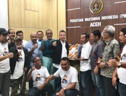 Sayuti Achmad Serahkan Surat Dukungan dari 15 Daerah untuk Maju Calon Ketua PWI Aceh